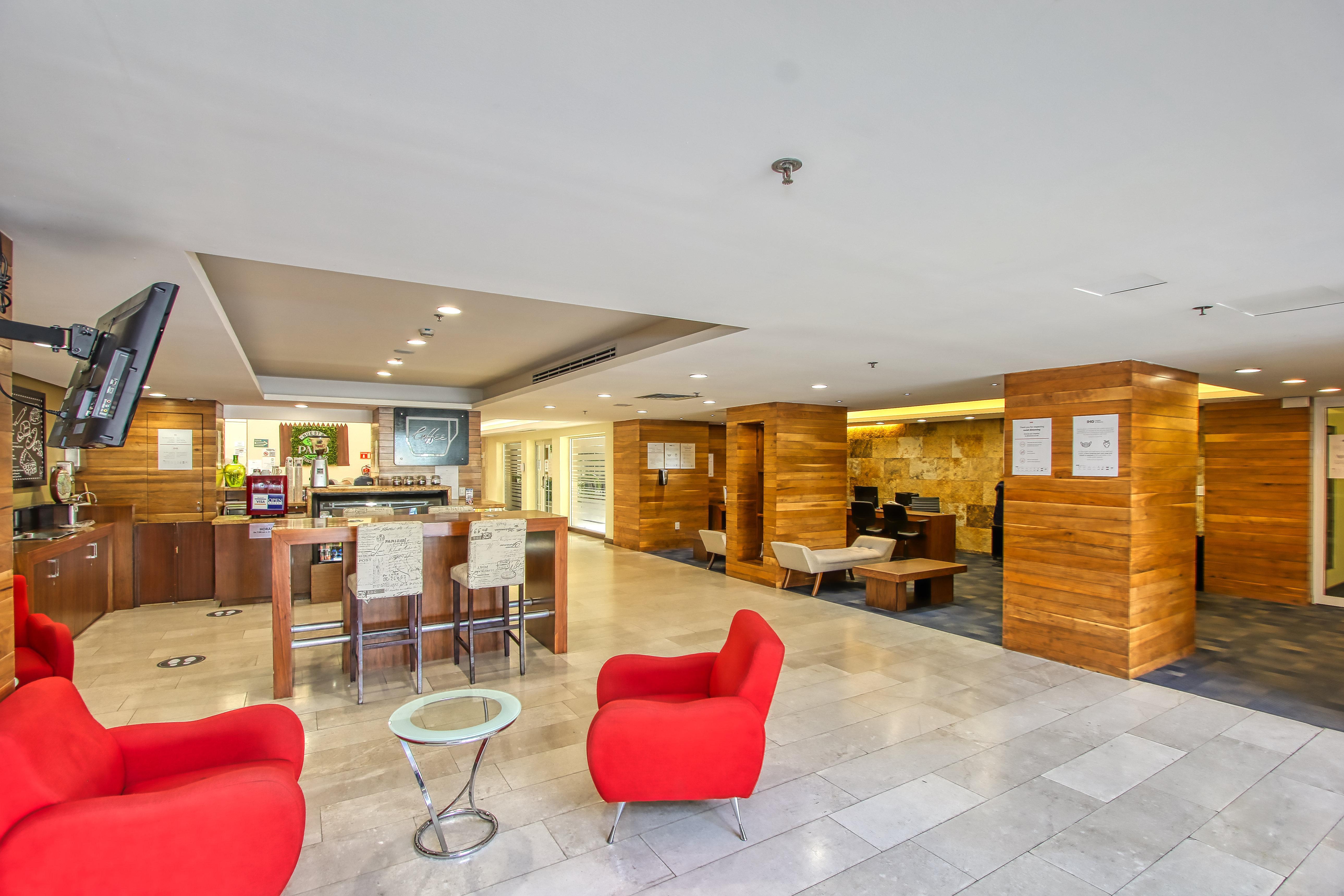 Holiday Inn Leon By Ihg Exteriör bild
