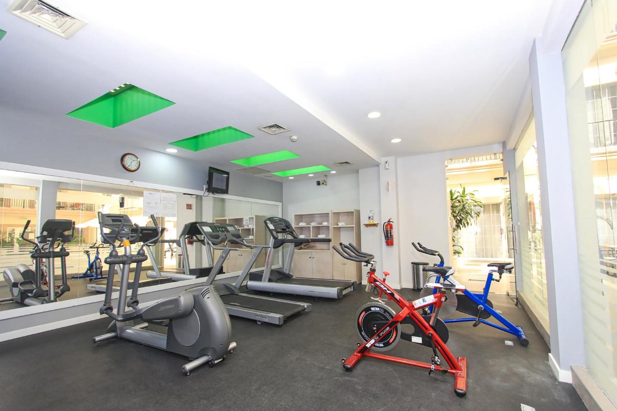 Holiday Inn Leon By Ihg Exteriör bild