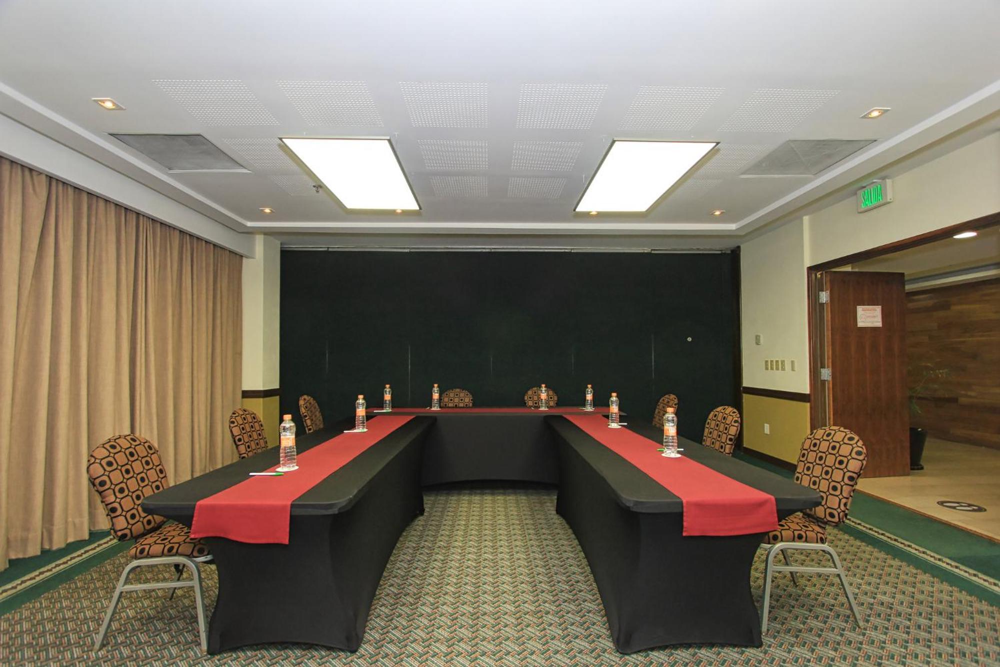 Holiday Inn Leon By Ihg Exteriör bild
